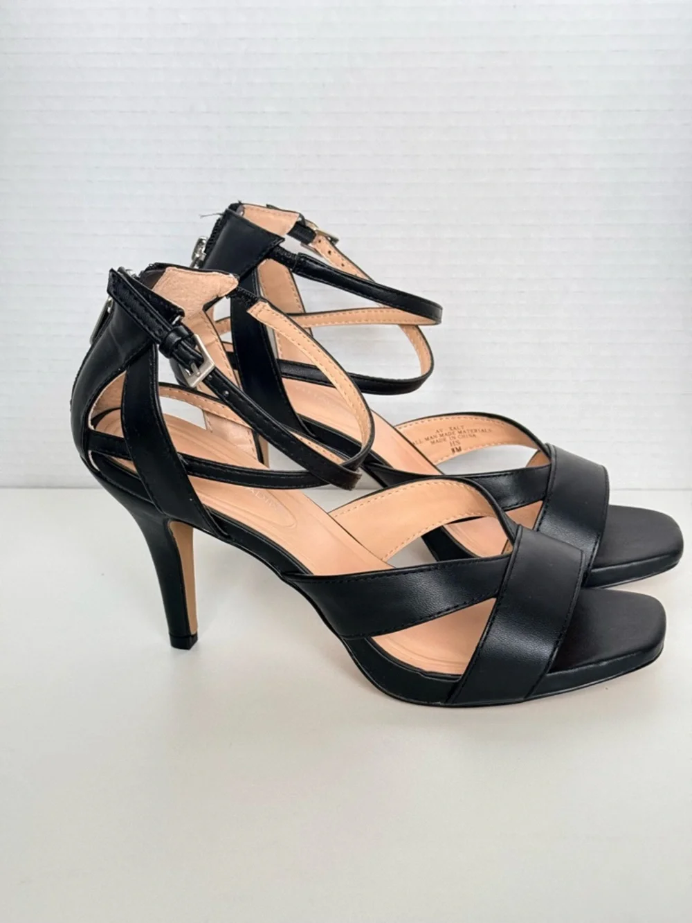 Adrienne Vittadini Black Leather Crisscross Ankle-Strap Heels Size 8 - Picture 3 of 8